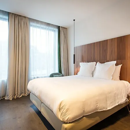 Hotel The Fourth - Tafelrond 4*
